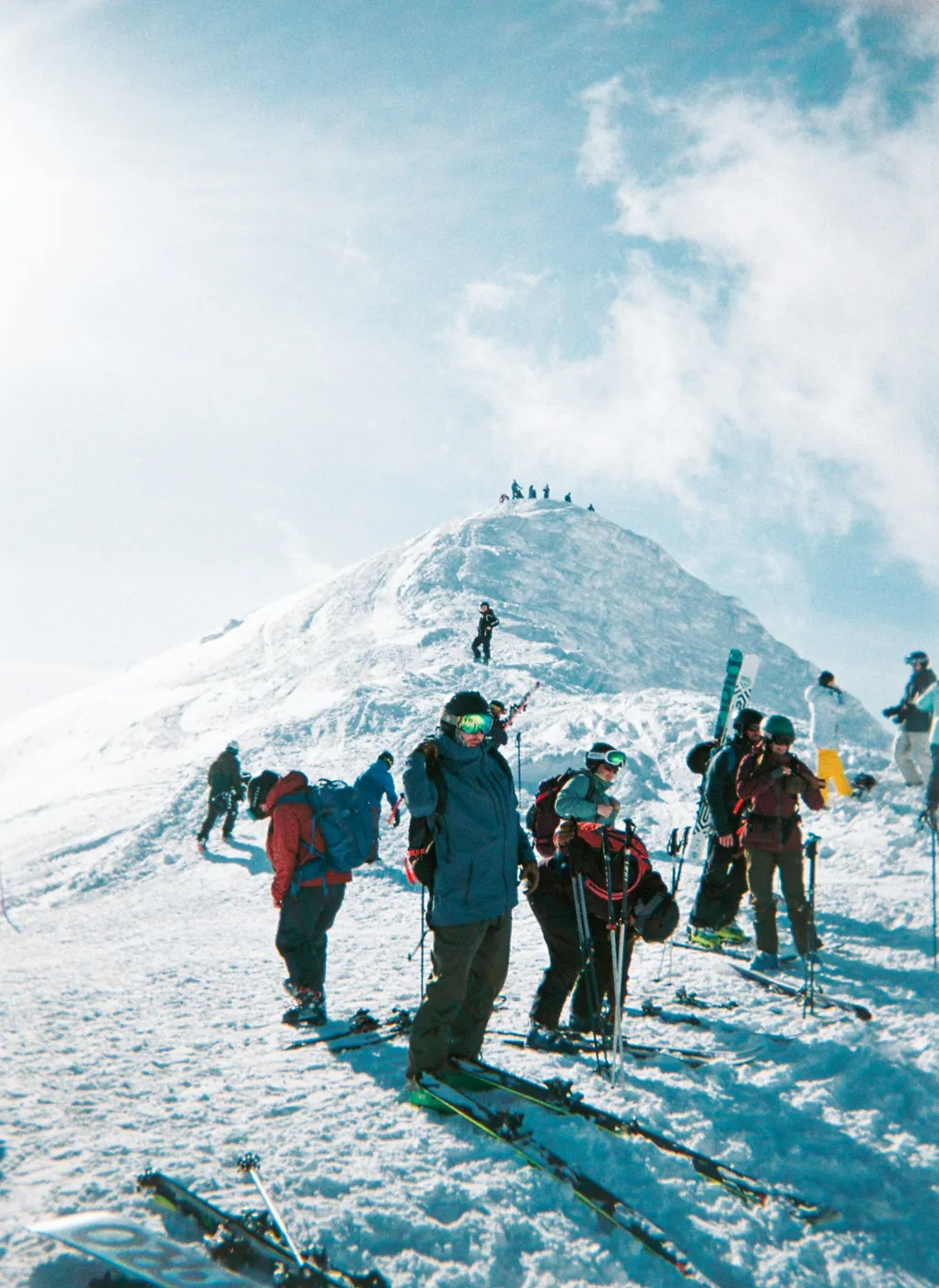 Kayak ve snowboard grubu zirve çıkışında