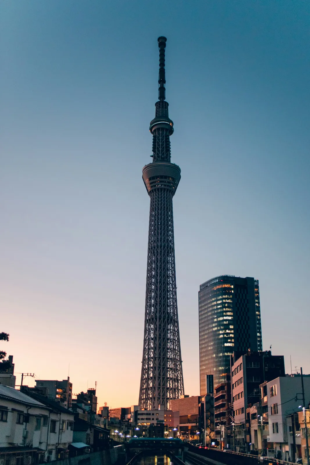 Tokyo Skytree ve akşam gökyüzü