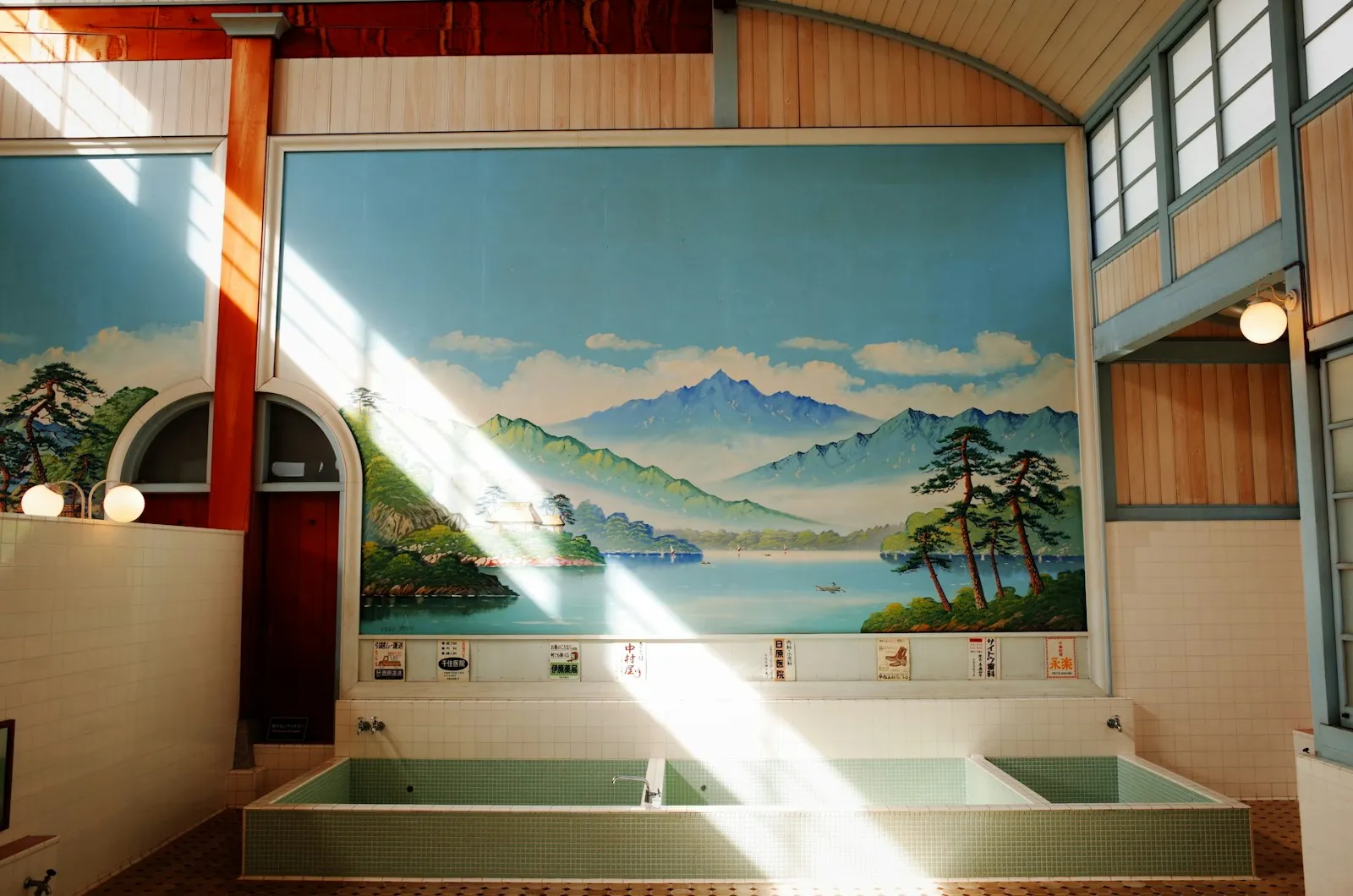 Sento banyosunda Fuji manzaralı duvar resmi