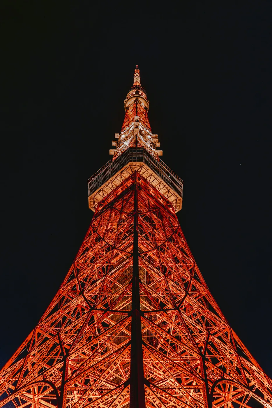 Işıklarıyla parlayan Tokyo Tower