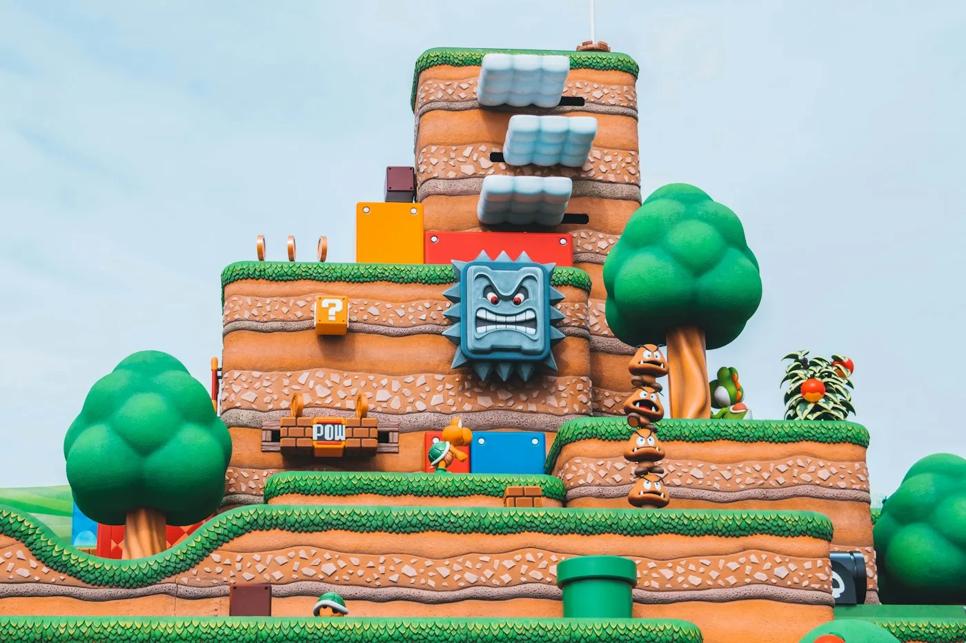 Super Nintendo World'ün renkli yapıları