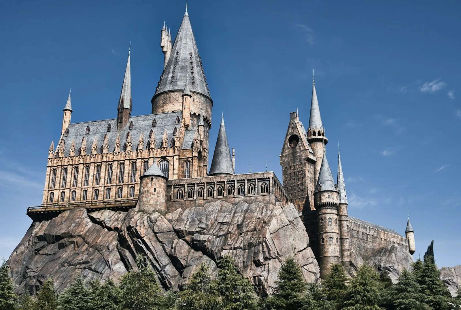 Wizarding World of Harry Potter bölümünün Hogwarts kalesi