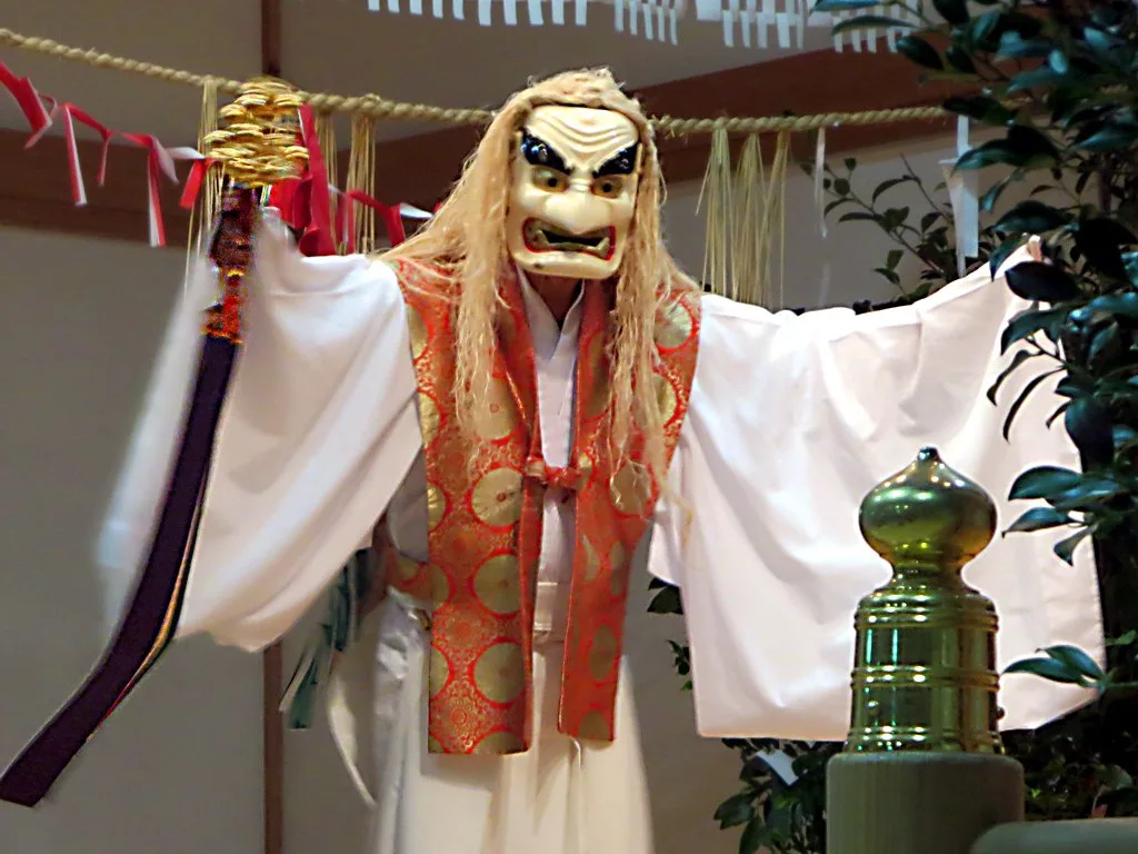 Yokagura Gece Dansı